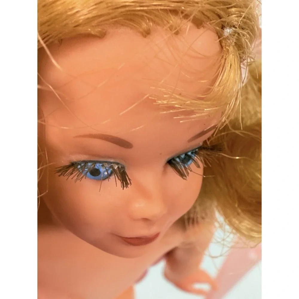 VINTAGE 1969 Taiwán DRAMATIC NEW LIVING SKIPPER DOLL Strawberry Blonde Barbie